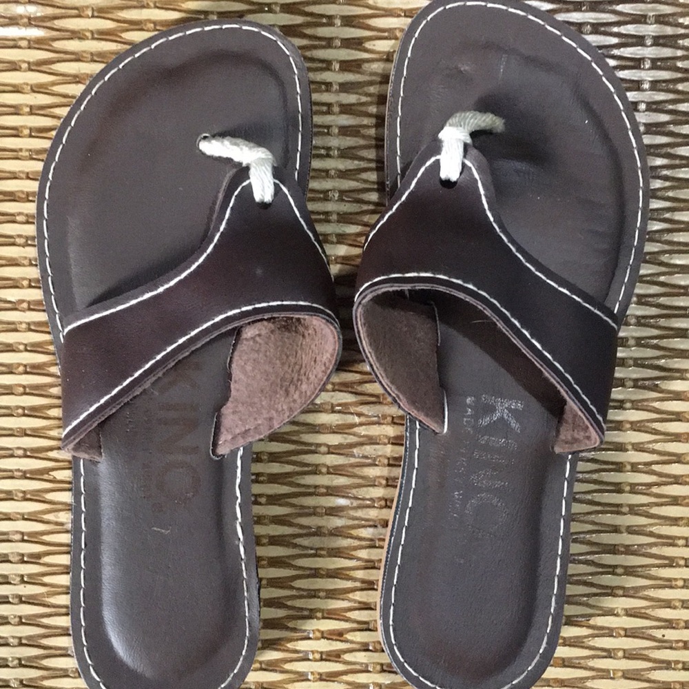 Brown kino sandals